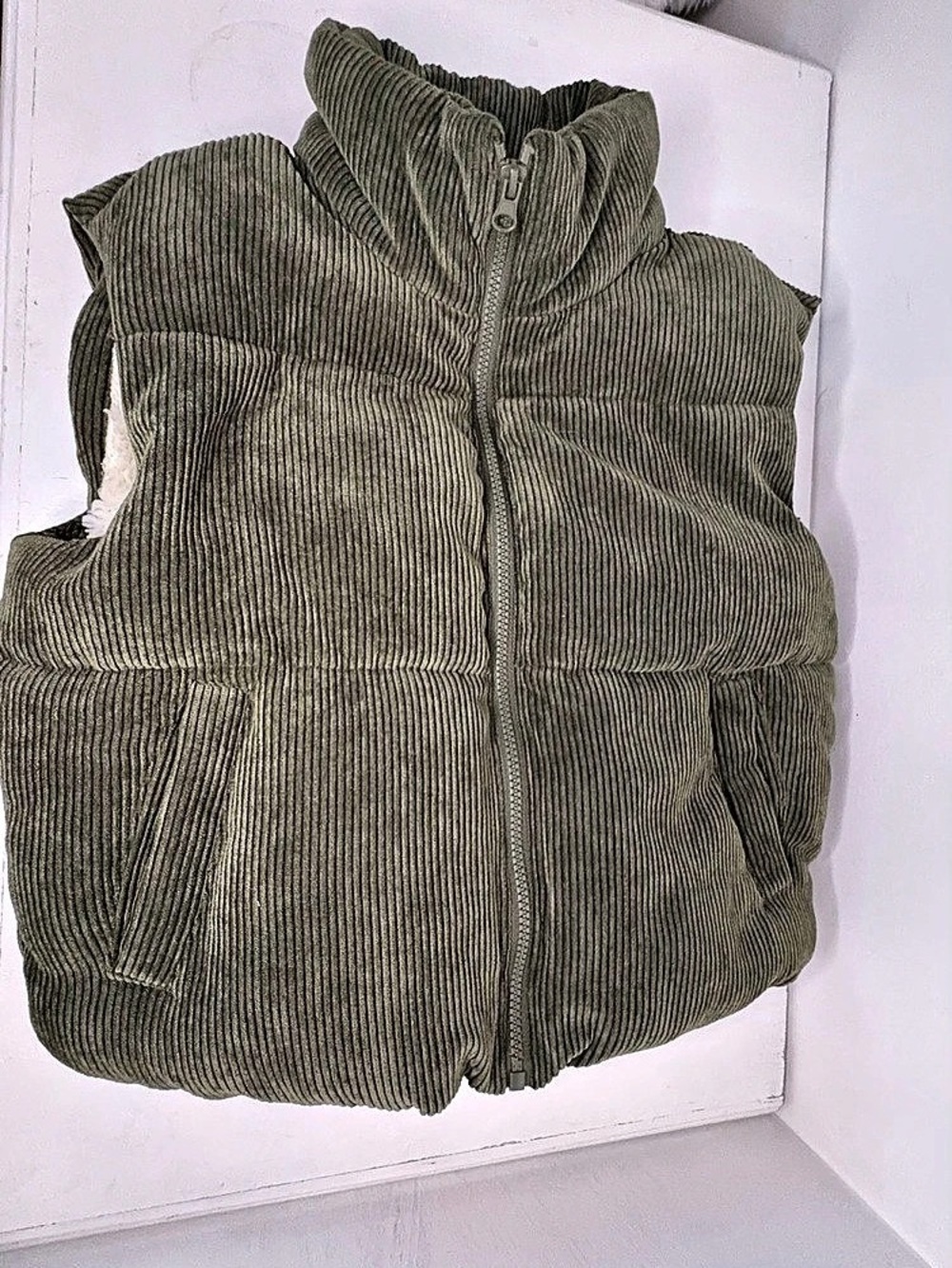Cisono Corduroy Sherpa Lined Vest in Olive Size Medium